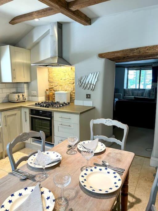 Cotswold Cottage- Central Witney Extérieur photo